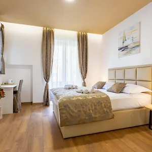 Luxury Fetivi 4*, Split Croatie